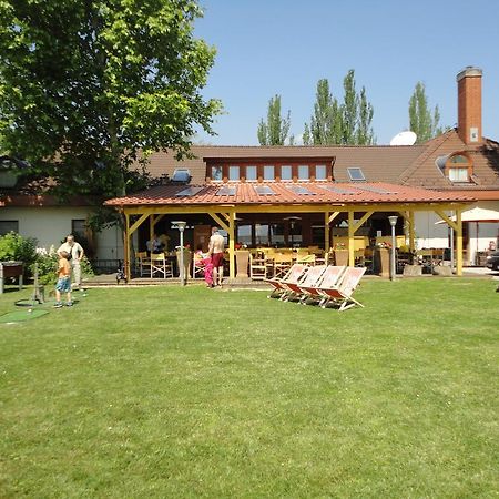 Hotel Monopoly Balatonalmádi Eksteriør bilde