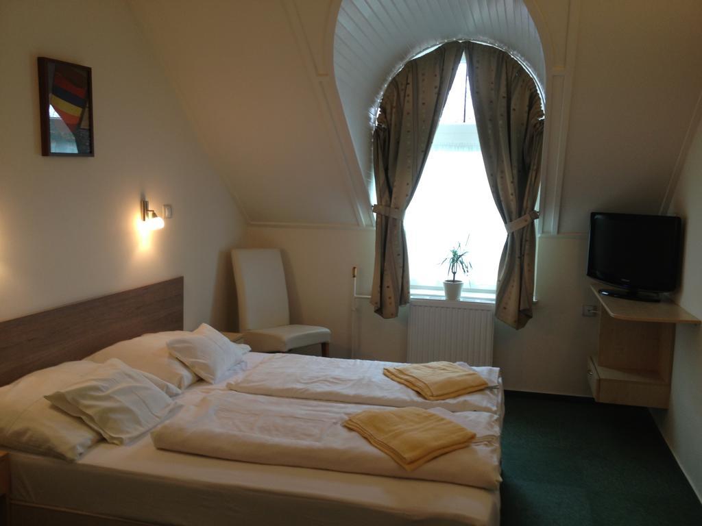 Hotel Monopoly Balatonalmádi Eksteriør bilde