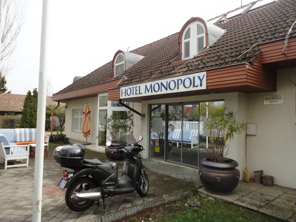 Hotel Monopoly Balatonalmádi Eksteriør bilde