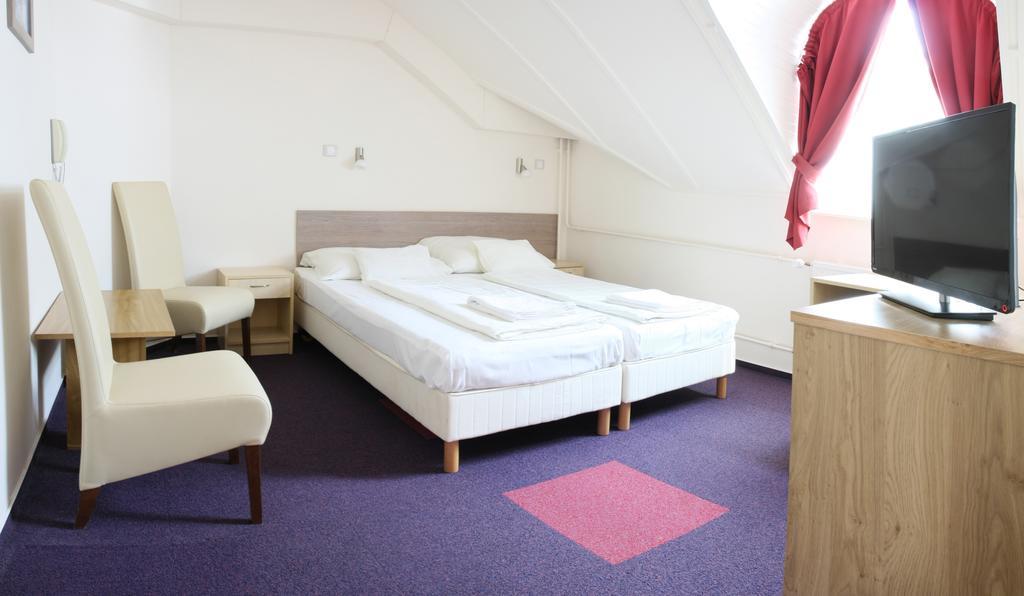 Hotel Monopoly Balatonalmádi Eksteriør bilde